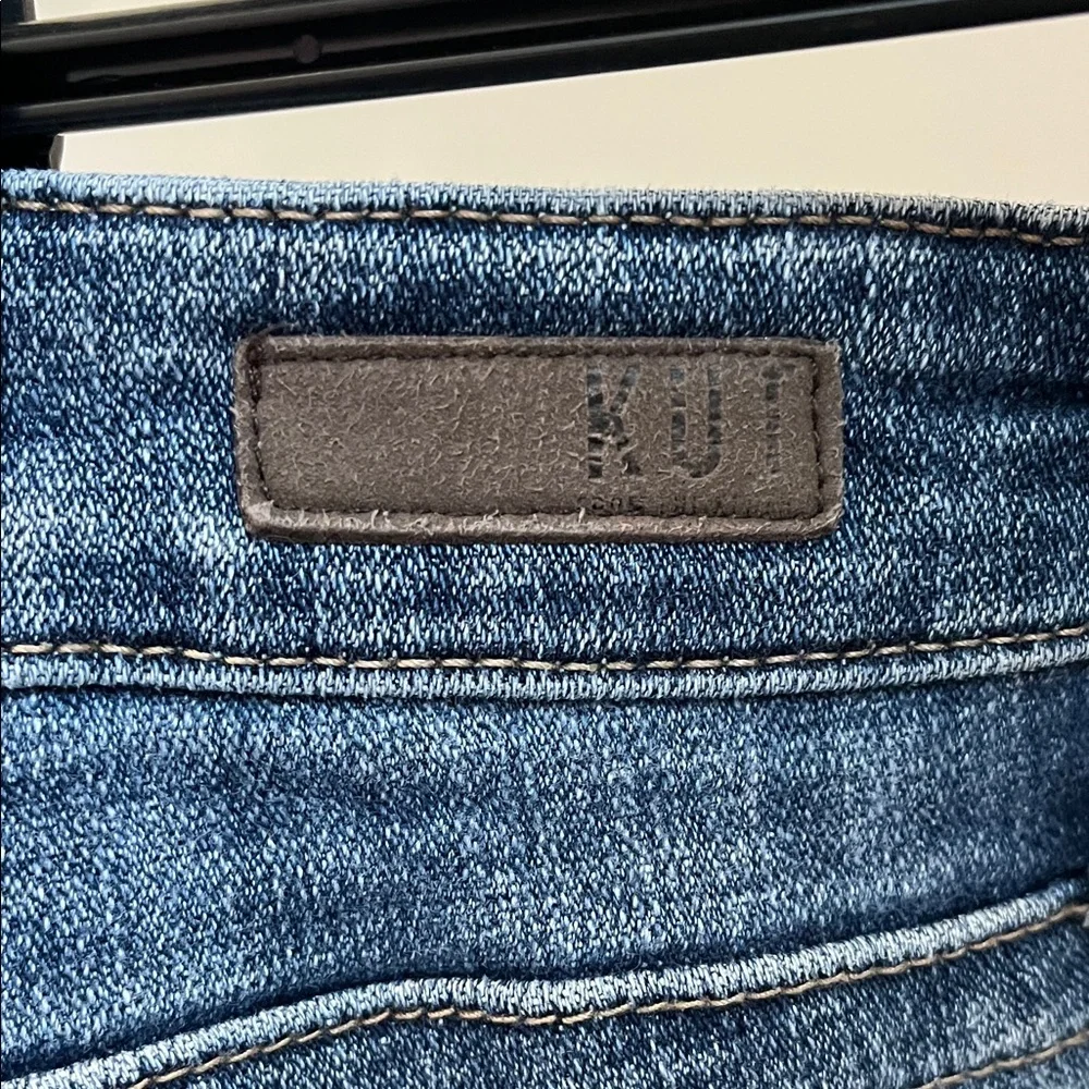 Kut from the Kloth Distressed Blue Cropped Jeans - Size 10 - Picture 9 of 12